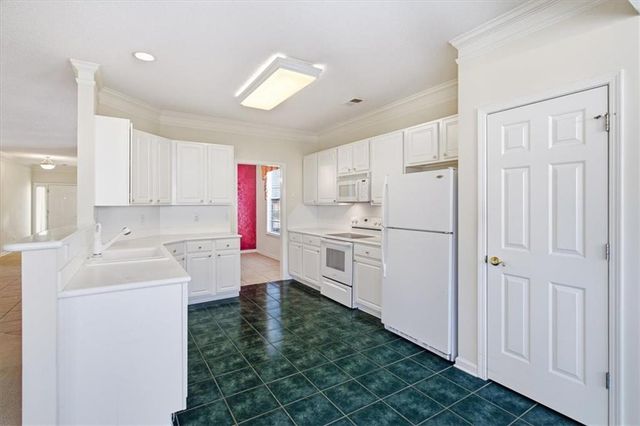 301 Singing Brook Lane, Mcdonough, GA 30253