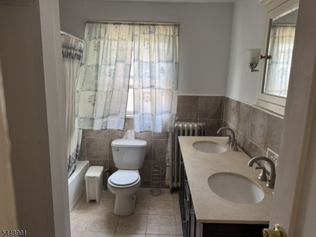 449 E 40Th St, Paterson City, NJ 07504