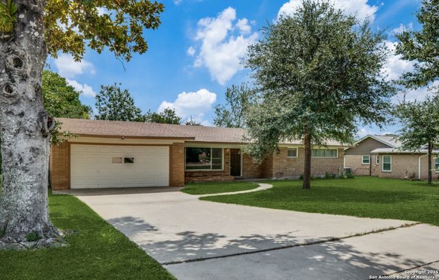 6710 Moss Oak Dr., San Antonio, TX 78229