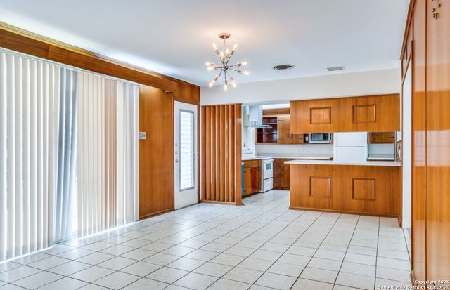 6710 Moss Oak Dr., San Antonio, TX 78229