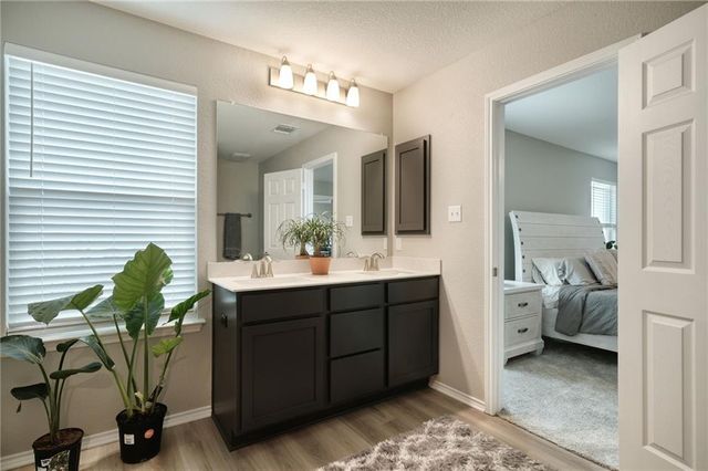209 Asher Blue DR, Hutto, TX 78634