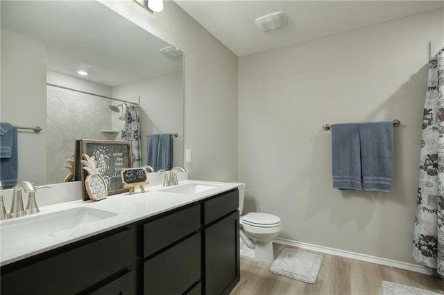 209 Asher Blue DR, Hutto, TX 78634