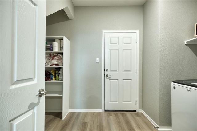 209 Asher Blue DR, Hutto, TX 78634