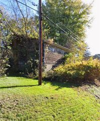 2620 Bickerstaff Rd, Irwin, PA 15642