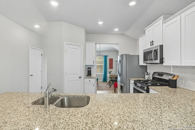 6079 Akin Quay, San Antonio, TX 78261