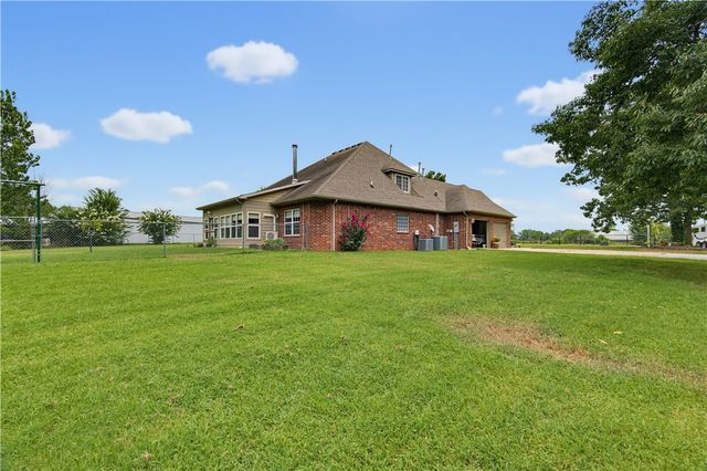 16050 Highway 72, Gravette, AR 72736