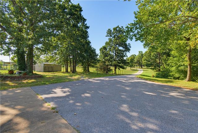 16050 Highway 72, Gravette, AR 72736
