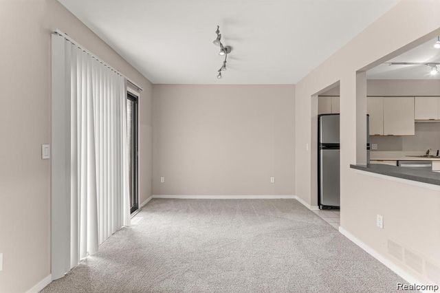 644 Ashley Circle, Rochester Hills, MI 48307