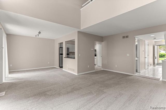 644 Ashley Circle, Rochester Hills, MI 48307