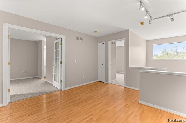 644 Ashley Circle, Rochester Hills, MI 48307