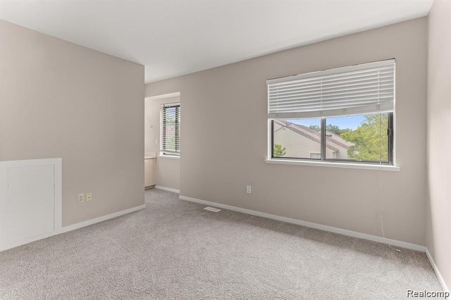 644 Ashley Circle, Rochester Hills, MI 48307