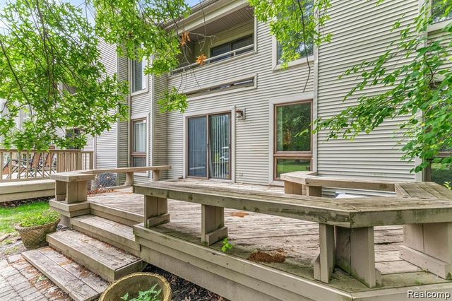 644 Ashley Circle, Rochester Hills, MI 48307