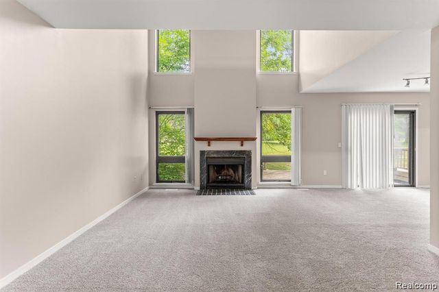 644 Ashley Circle, Rochester Hills, MI 48307