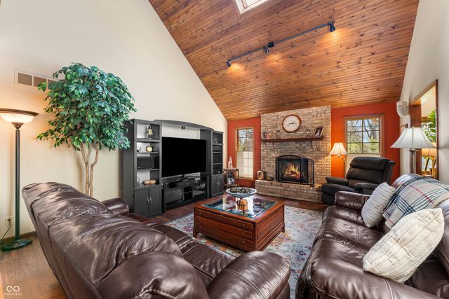 2534 Chestnut Street, Columbus, IN 47201