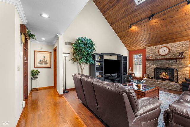 2534 Chestnut Street, Columbus, IN 47201