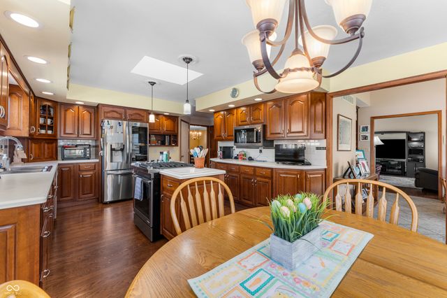 2534 Chestnut Street, Columbus, IN 47201