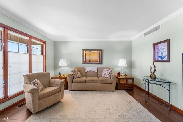 2534 Chestnut Street, Columbus, IN 47201