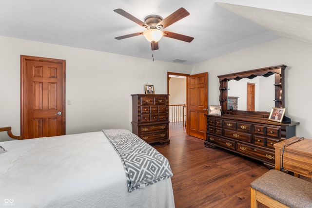 2534 Chestnut Street, Columbus, IN 47201