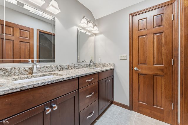 2534 Chestnut Street, Columbus, IN 47201