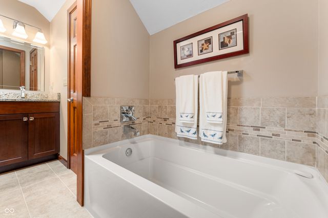 2534 Chestnut Street, Columbus, IN 47201