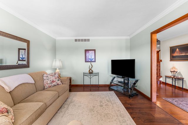 2534 Chestnut Street, Columbus, IN 47201