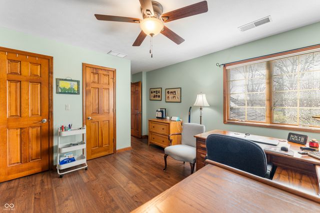 2534 Chestnut Street, Columbus, IN 47201