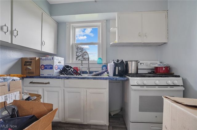 1017 Broadway Street, Masury, OH 44438