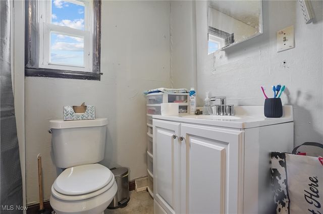 1017 Broadway Street, Masury, OH 44438