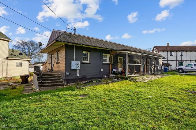 1017 Broadway Street, Masury, OH 44438