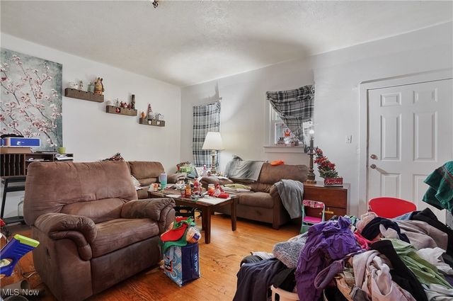 1017 Broadway Street, Masury, OH 44438