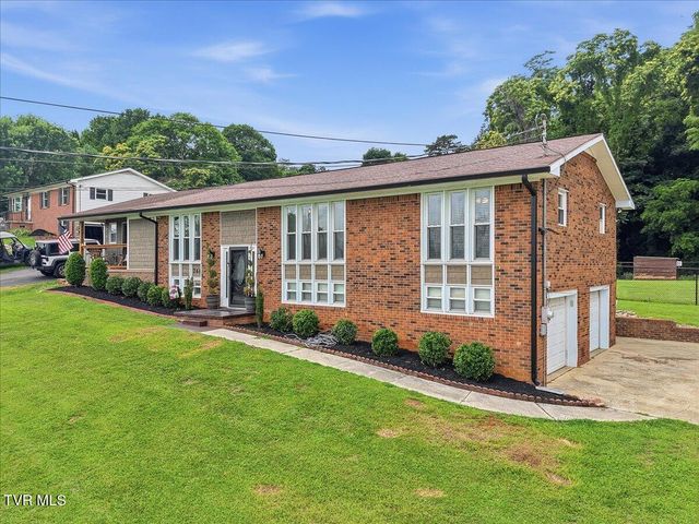 266 Sagewood Drive, Morristown, TN 37813