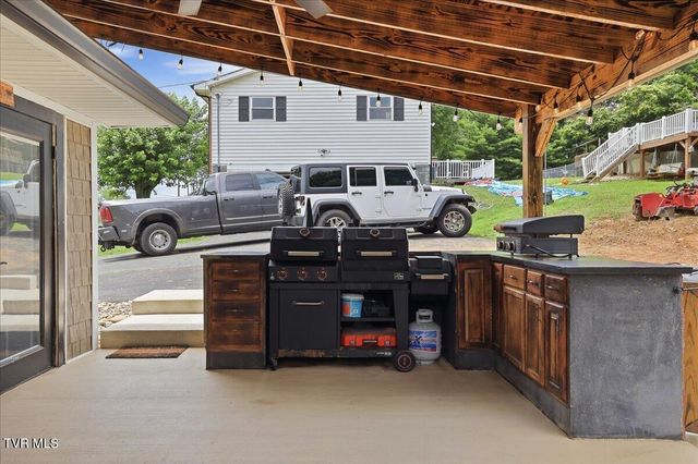 266 Sagewood Drive, Morristown, TN 37813