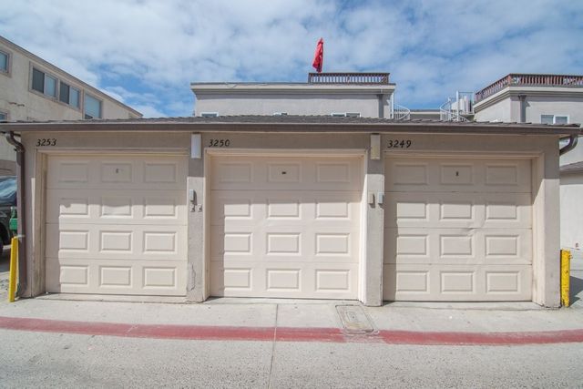3250 Strandway, San Diego, CA 92109