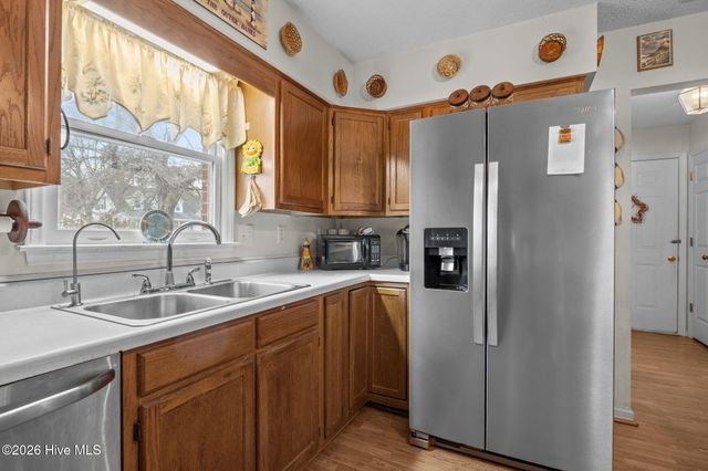 1601 River Bluff Road, Morehead City, NC 28557