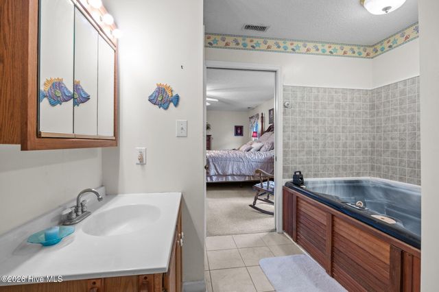 1601 River Bluff Road, Morehead City, NC 28557