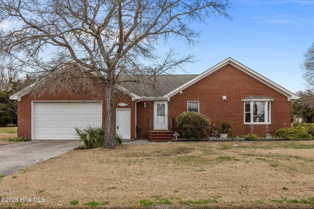 1601 River Bluff Road, Morehead City, NC 28557