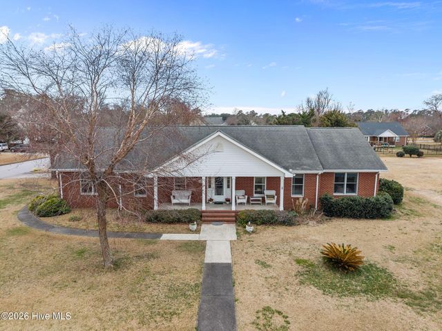 1601 River Bluff Road, Morehead City, NC 28557