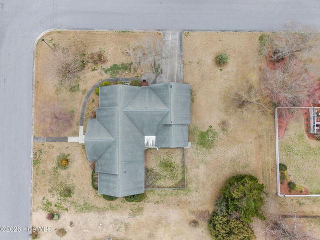 1601 River Bluff Road, Morehead City, NC 28557