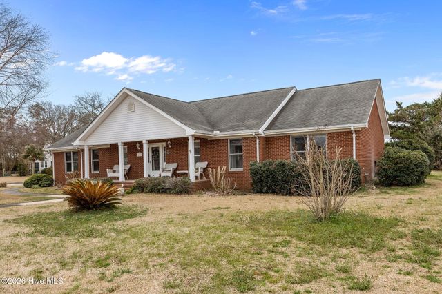 1601 River Bluff Road, Morehead City, NC 28557