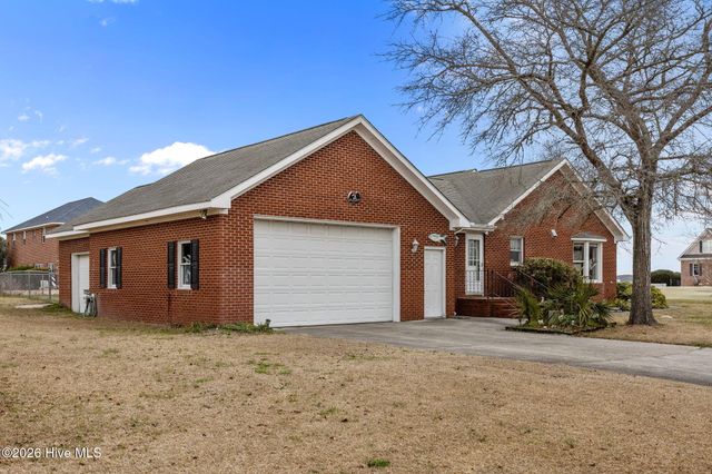 1601 River Bluff Road, Morehead City, NC 28557