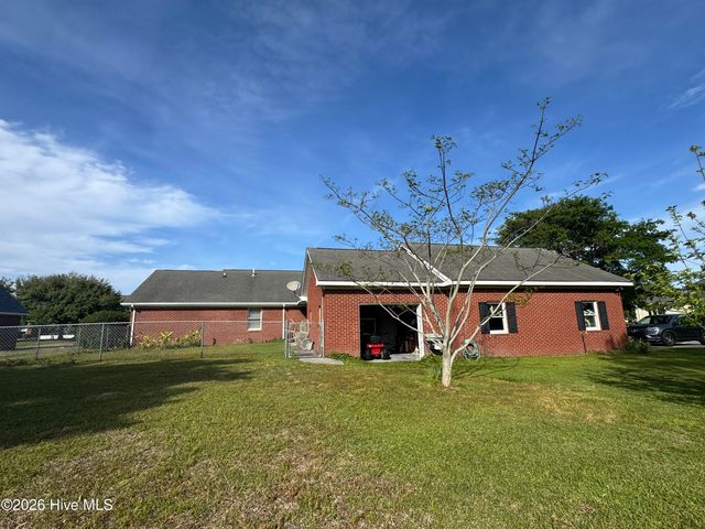 1601 River Bluff Road, Morehead City, NC 28557
