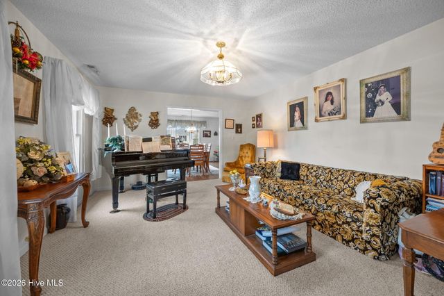 1601 River Bluff Road, Morehead City, NC 28557