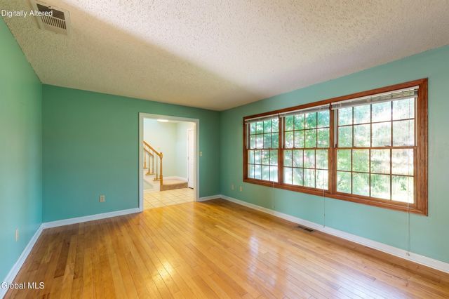 241 Van Aernem Road, Malta, NY 12020