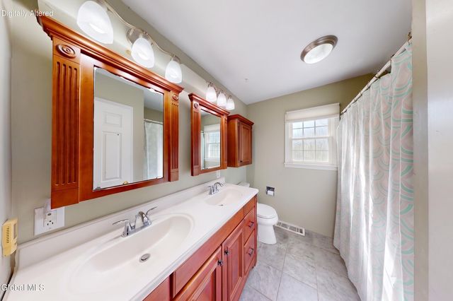 241 Van Aernem Road, Malta, NY 12020
