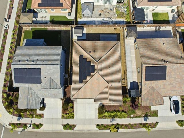 667 Pleasant Drive, Lathrop, CA 95330