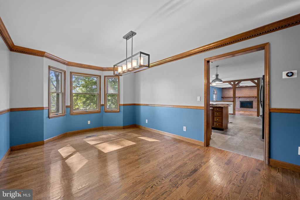 Image 11 of property listing at 8869 CEMETERY LN, Savage, MD 20763