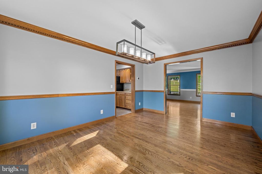 Image 13 of property listing at 8869 CEMETERY LN, Savage, MD 20763