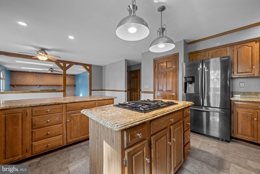 Image 15 of property listing at 8869 CEMETERY LN, Savage, MD 20763