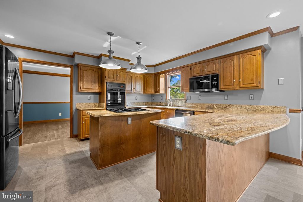Image 17 of property listing at 8869 CEMETERY LN, Savage, MD 20763