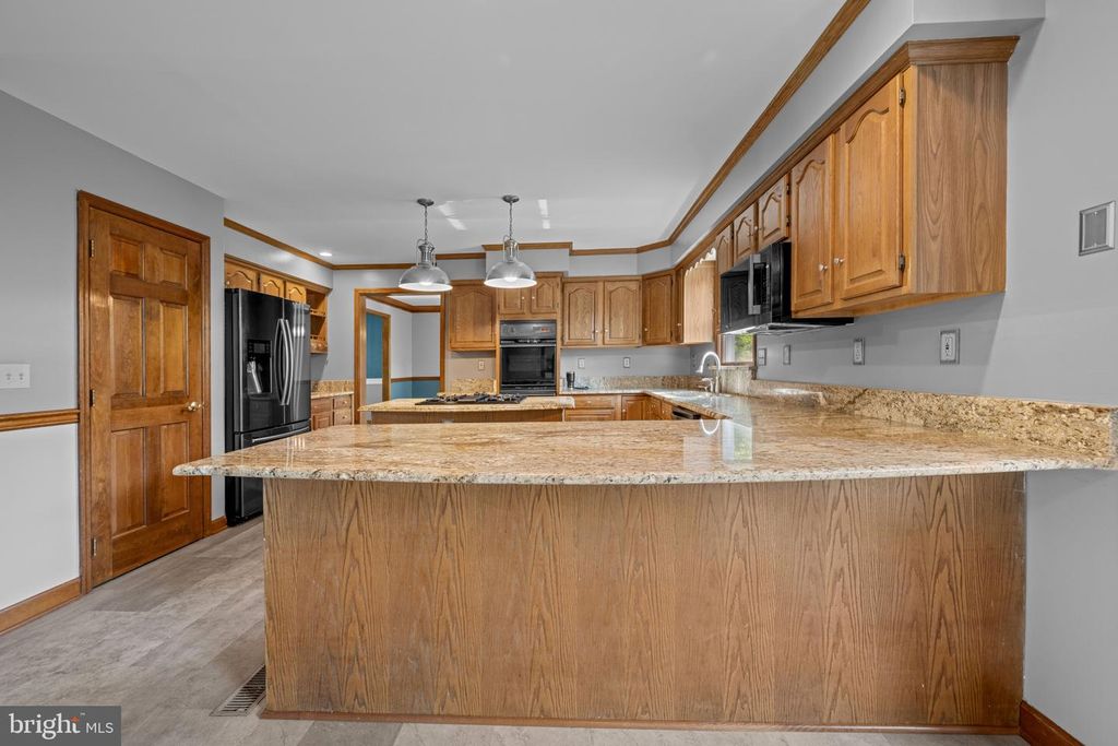 Image 18 of property listing at 8869 CEMETERY LN, Savage, MD 20763